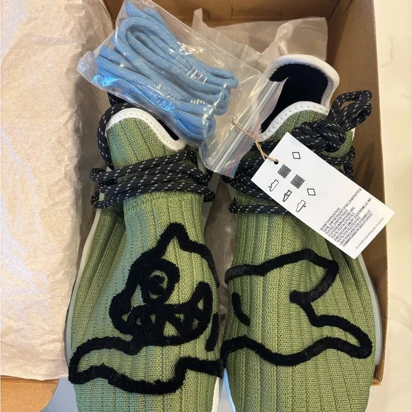 adidas NMD Hu
Pharrell x Billionaire Boys Club Running
Dog Green - Picture 3 of 4